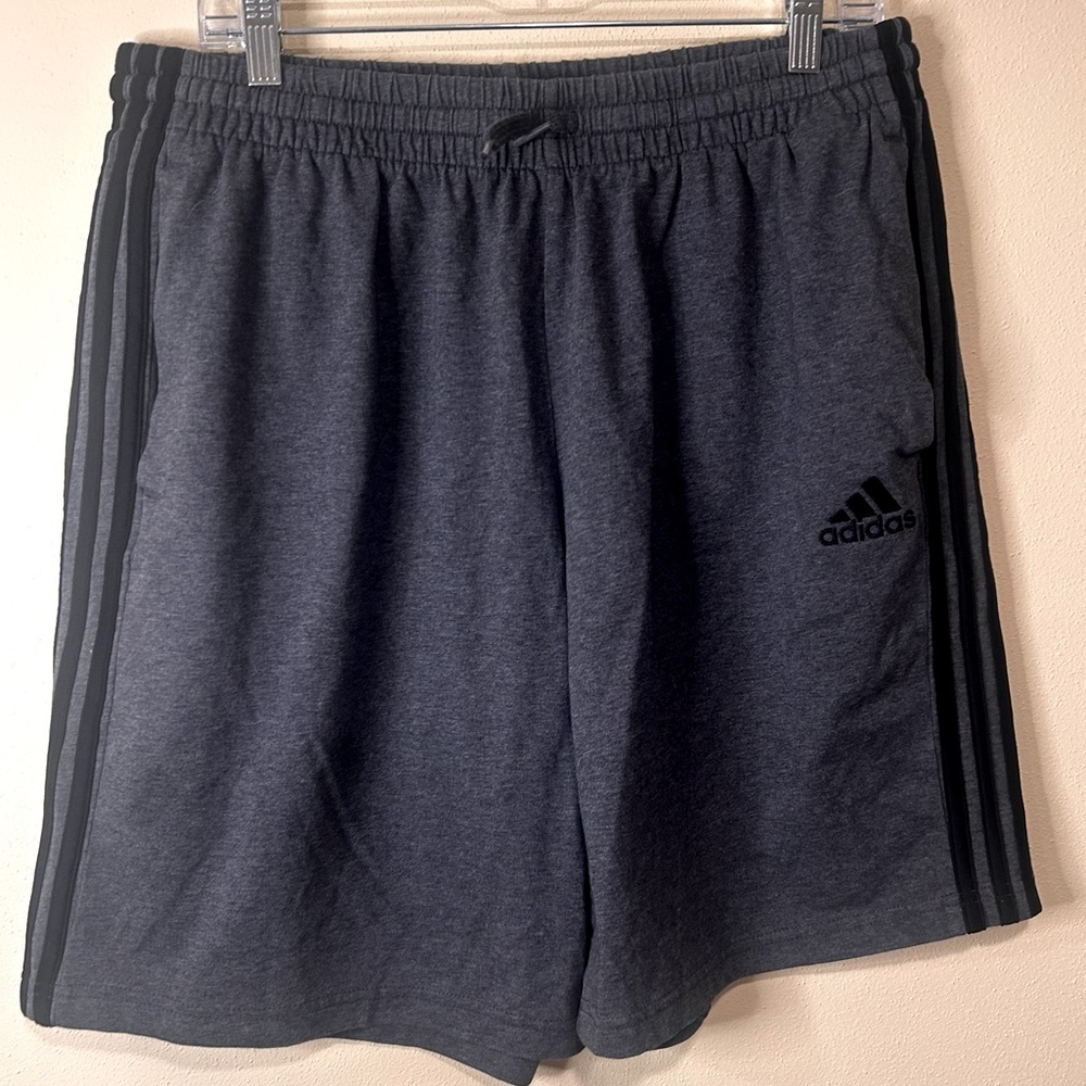 Adidas shorts size XL grey/black‎ EUC